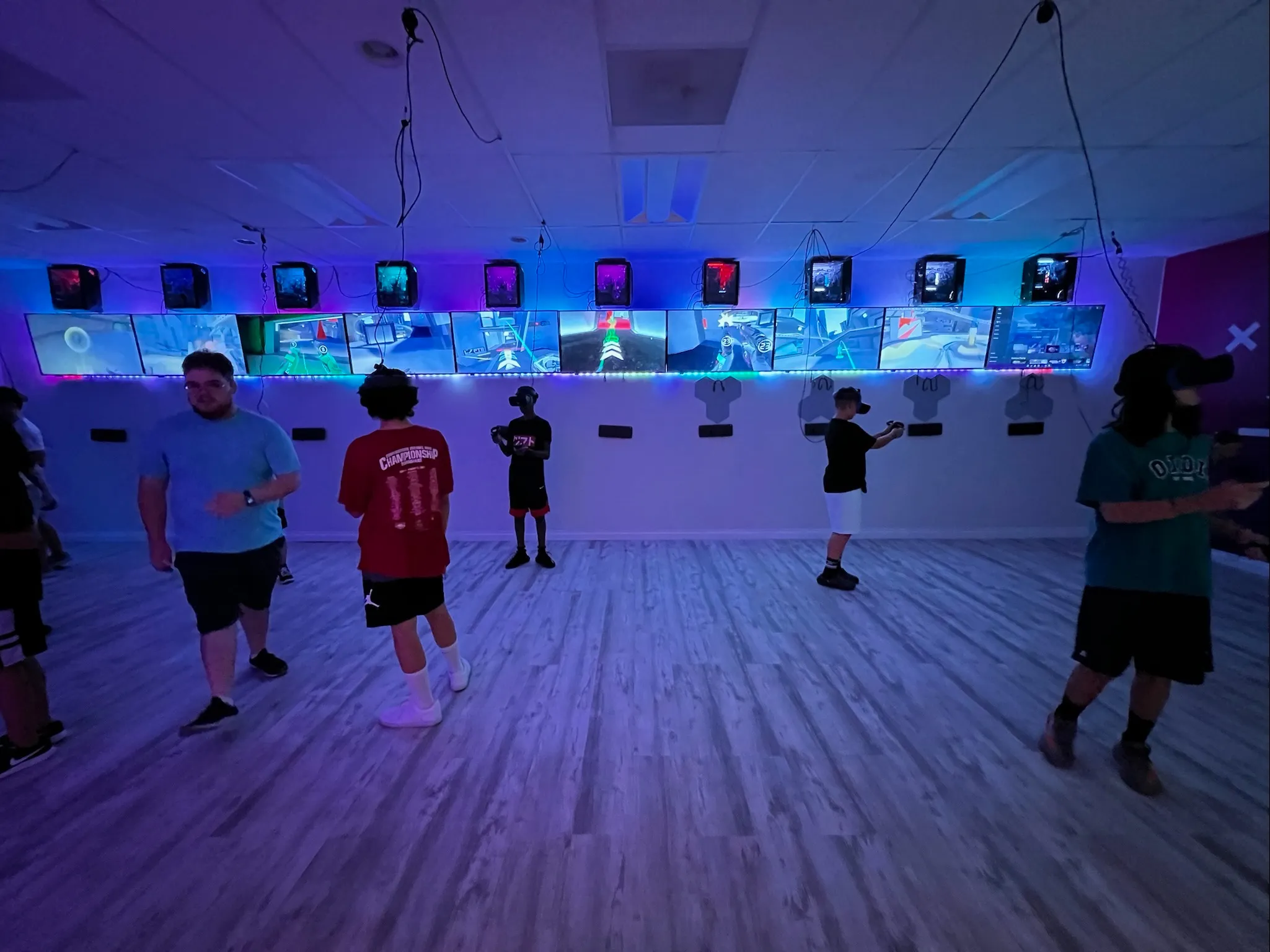 vr room, gameroom, arcade